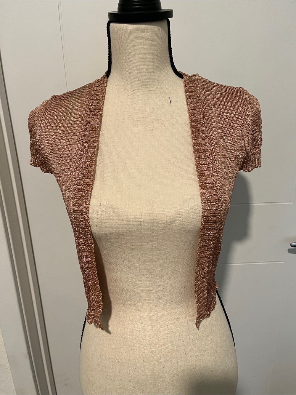Bebe Y2K Rose Gold Metallic Cropped Open Short Sleeve Cardigan 2000’s